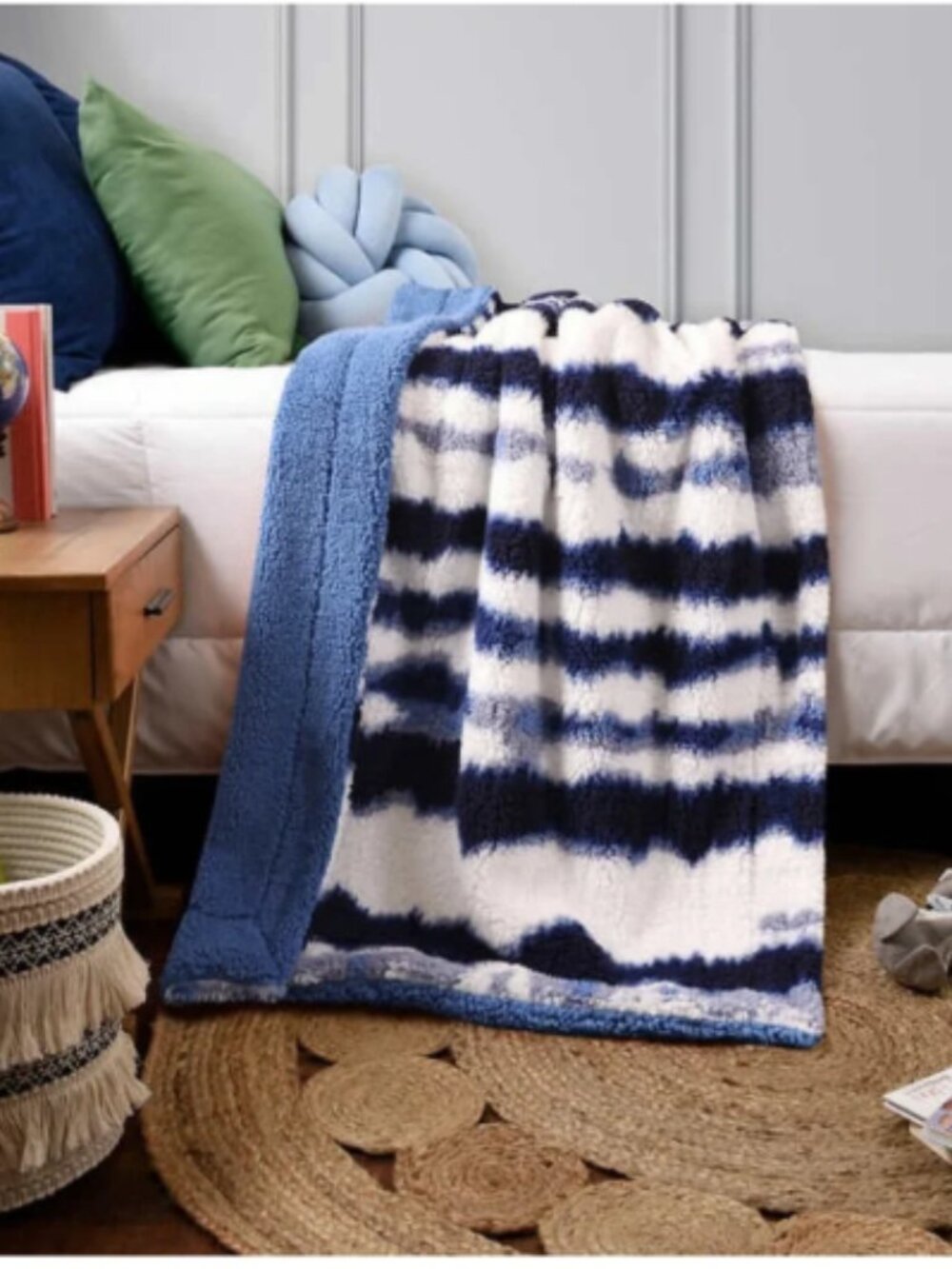 Life Comfort Sherpa Fleece Kids Blue & White Stripe Reversible 40"x50" Throw